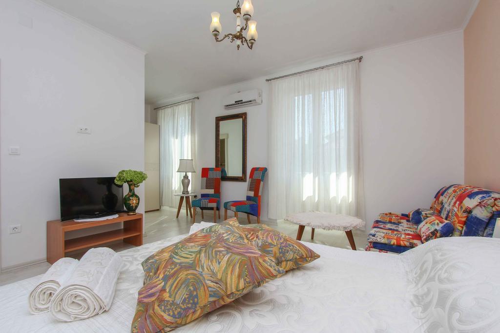 Jasmin 4* Split